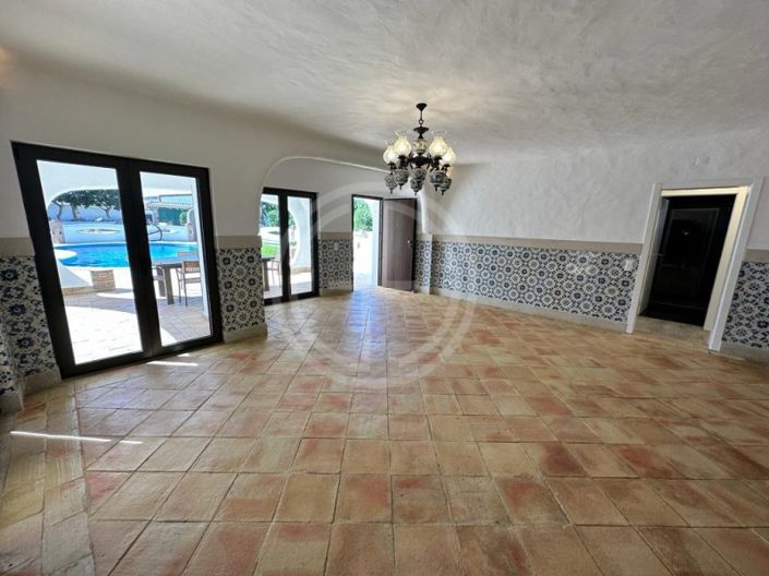 Image No.6-3 Bed House for sale