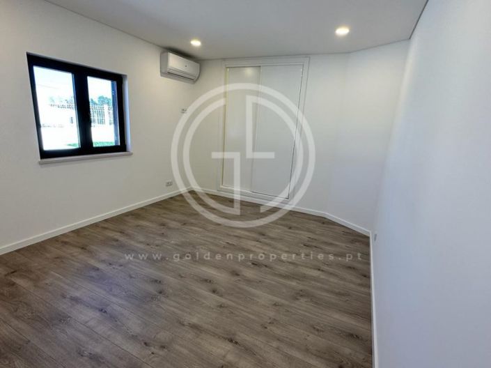 Image No.7-3 Bed House for sale