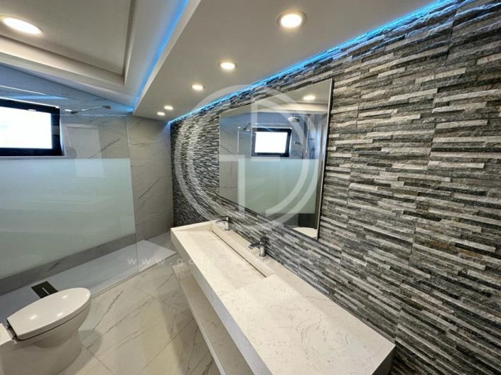 Image No.8-3 Bed House for sale