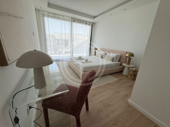 Image No.11-5 Bed House for sale