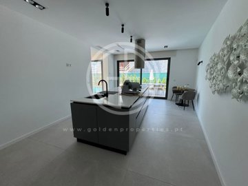 idbc2b8401-0000-0500-0000-000017a79cdb