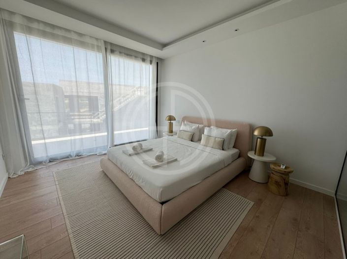 Image No.18-5 Bed House for sale