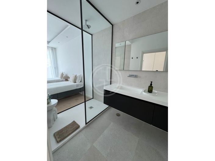 Image No.20-5 Bed House for sale