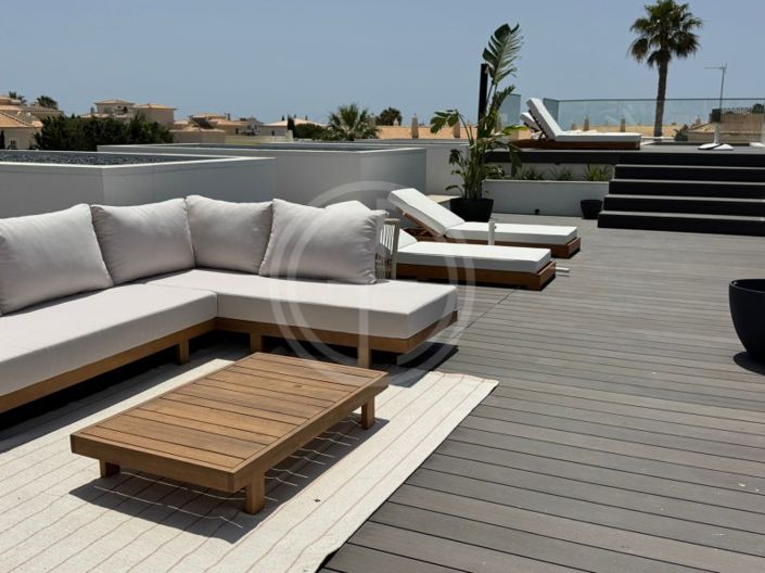 Image No.28-5 Bed House for sale