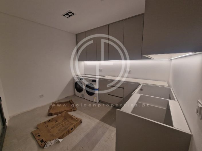 Image No.4-5 Bed House for sale