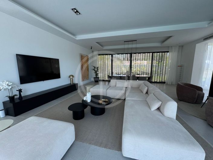 Image No.5-5 Bed House for sale