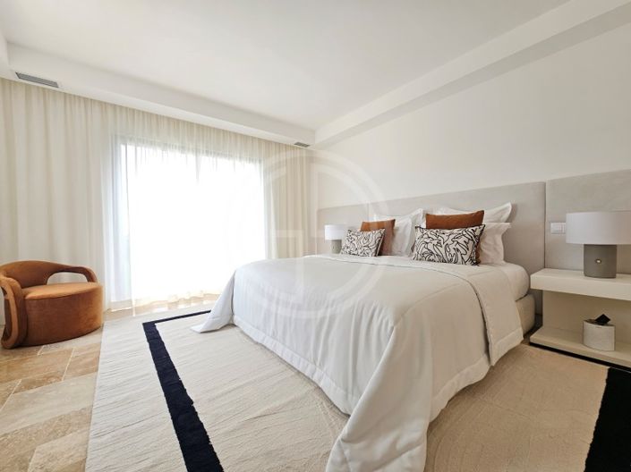 Image No.6-5 Bed House for sale