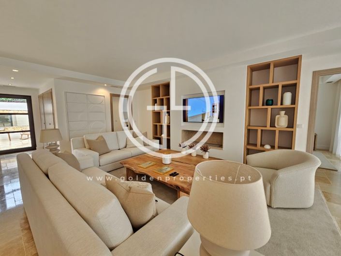 Image No.1-Maison de 4 chambres à vendre à Faro City