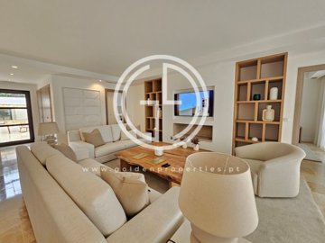 Maison de 4 chambres à vendre à Faro City