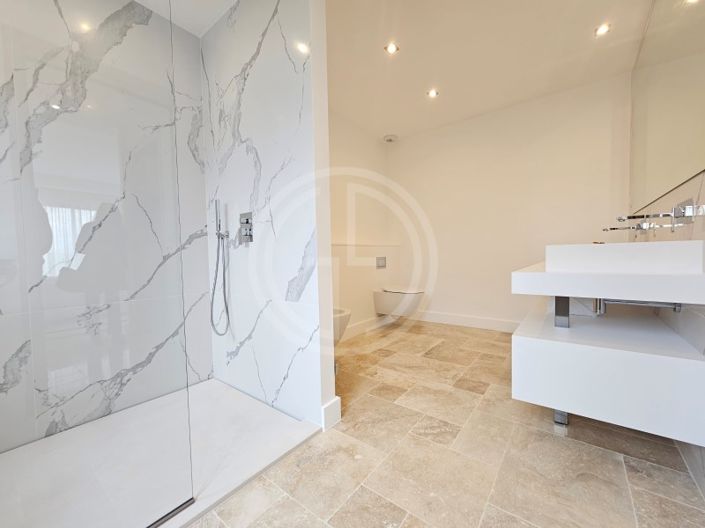 Image No.13-4 Bed House for sale