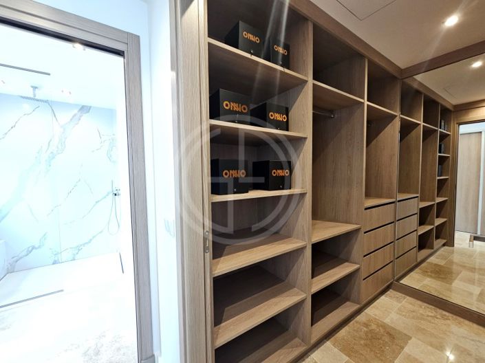 Image No.18-4 Bed House for sale