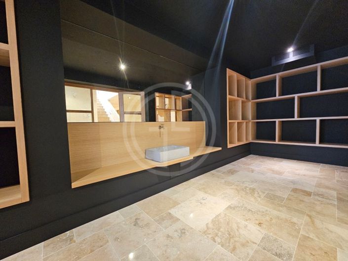 Image No.20-4 Bed House for sale