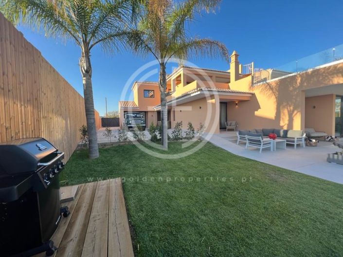 Image No.11-6 Bed House for sale