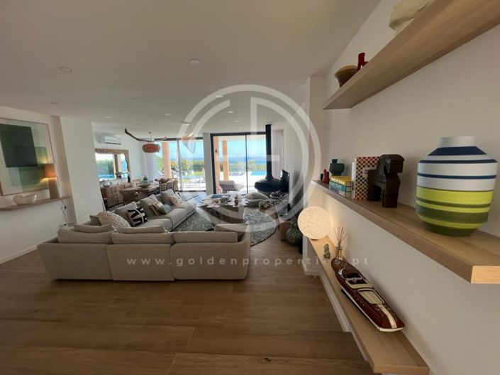 Image No.12-6 Bed House for sale