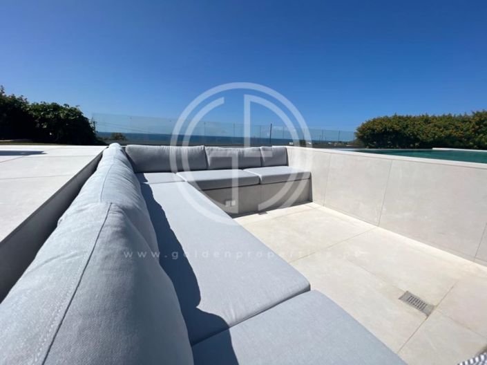 Image No.18-6 Bed House for sale