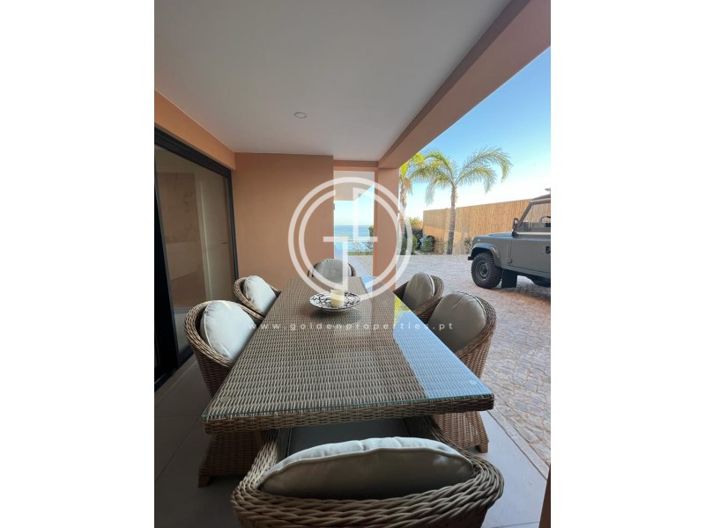 Image No.6-6 Bed House for sale