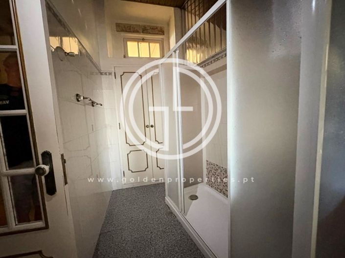 Image No.9-4 Bed House for sale