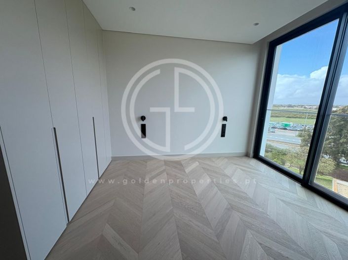 Image No.1-3 Bed Apartment for sale