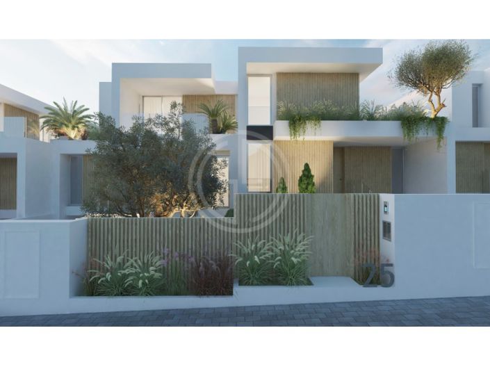 Image No.15-3 Bed House for sale