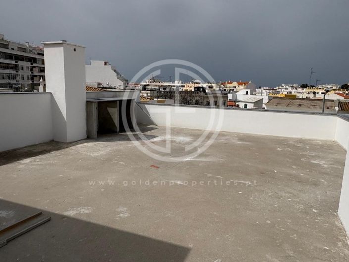 Image No.11-3 Bed House for sale