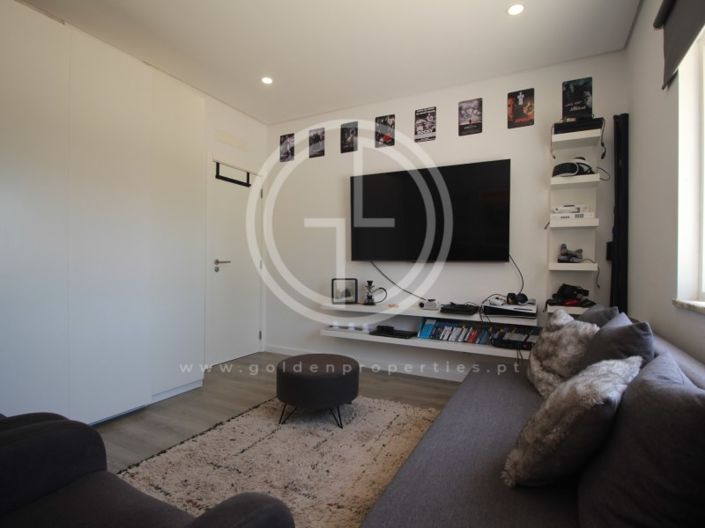 Image No.17-2 Bed Apartment for sale