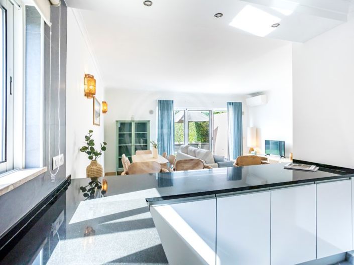 Image No.10-3 Bed House for sale