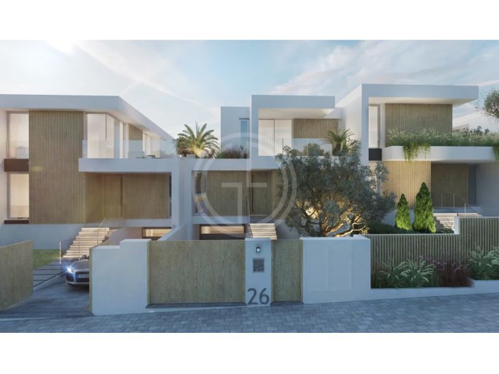 Image No.2-4 Bed House for sale