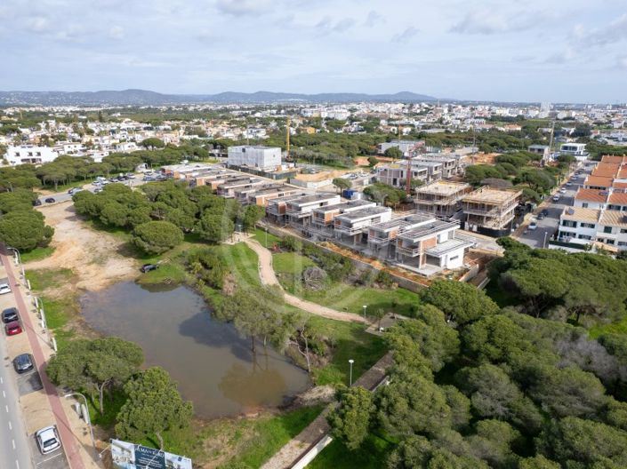 Image No.4-4 Bed House for sale