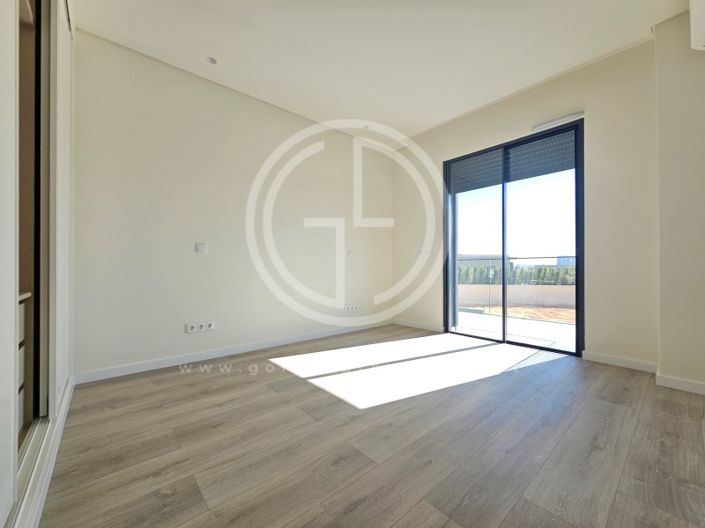 Image No.10-4 Bed House for sale