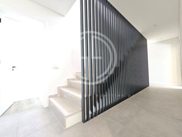 Image No.16-4 Bed House for sale