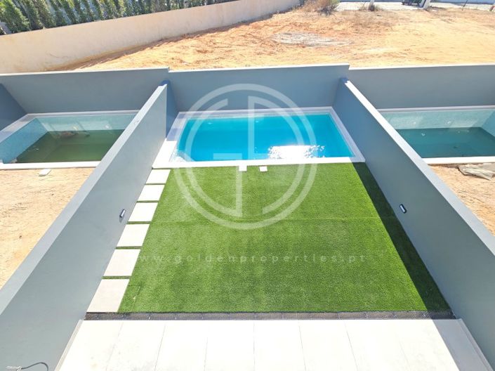 Image No.19-4 Bed House for sale