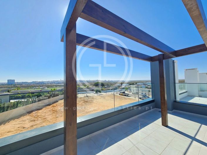 Image No.20-4 Bed House for sale