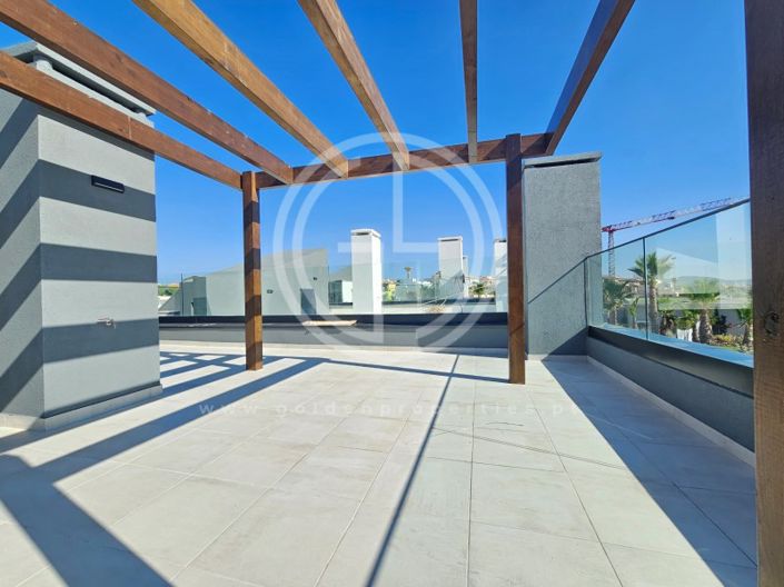 Image No.21-4 Bed House for sale