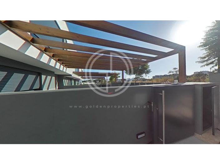 Image No.37-4 Bed House for sale