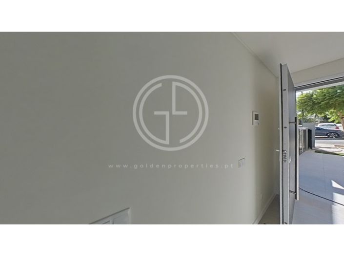 Image No.40-4 Bed House for sale