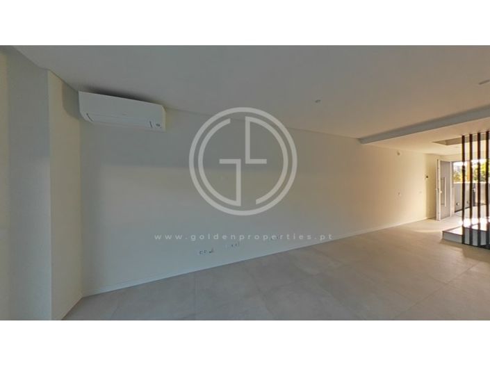 Image No.46-4 Bed House for sale