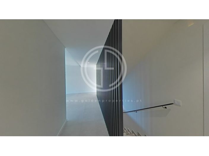 Image No.52-4 Bed House for sale