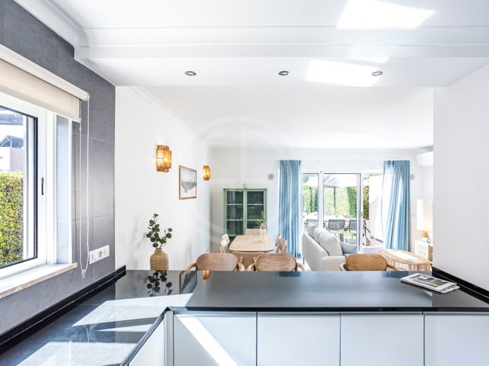 Image No.12-3 Bed House for sale