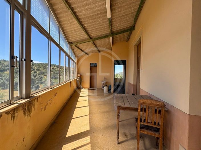 Image No.18-4 Bed House for sale