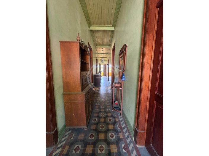 Image No.9-4 Bed House for sale