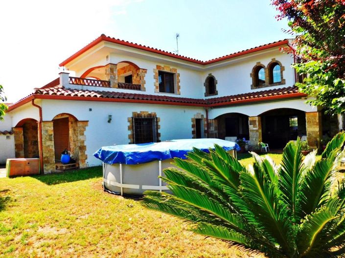 Image No.1-4 Bed Villa for sale