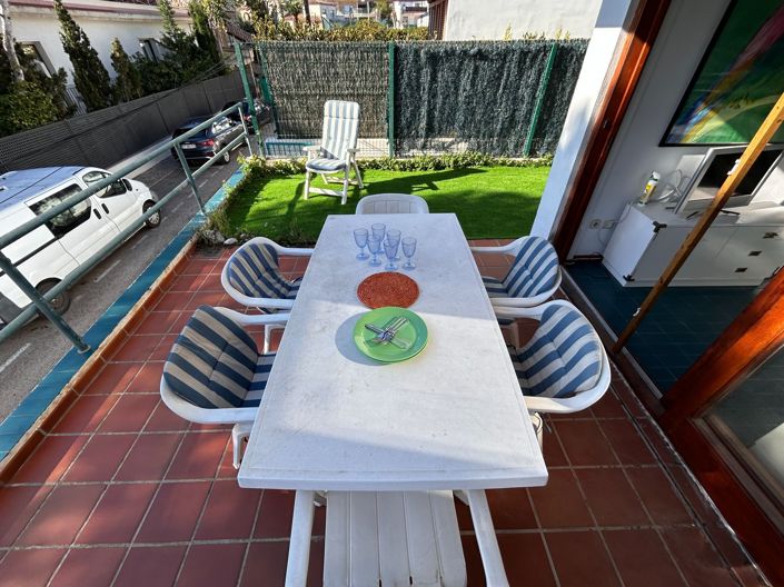 Image No.1-4 Bed Apartment for sale