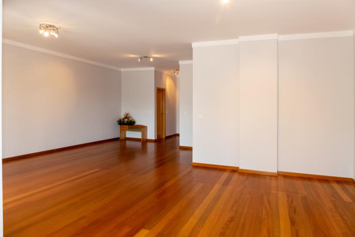 Image No.5-3 Bed Townhouse for sale