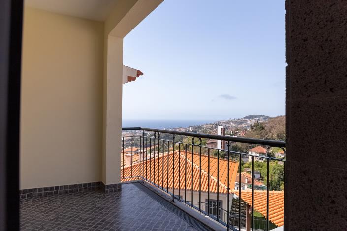 Image No.21-3 Bed Townhouse for sale