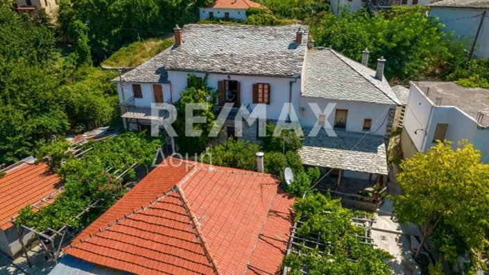 Image No.3-Propriété de 4 chambres à vendre à Artemida