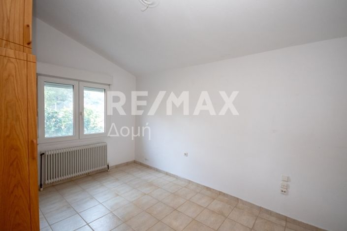 Image No.12-4 Bed Property for sale