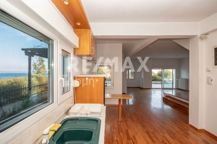 Image No.17-4 Bed Property for sale