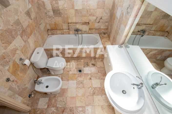 Image No.60-4 Bed Property for sale