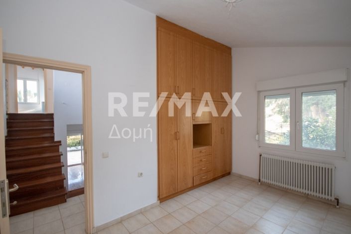 Image No.8-4 Bed Property for sale