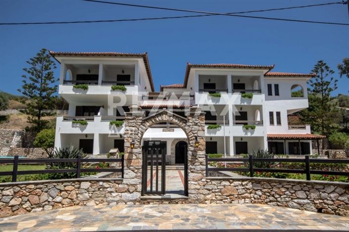 Image No.1-Propriété de 16 chambres à vendre à Skiathos